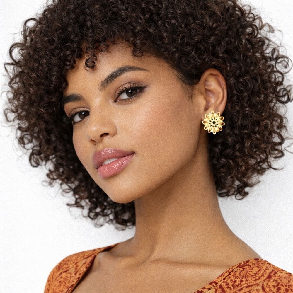 Vintage Sarah Coventry PET-A-LURE floral  ball Gold tone spring back Earrings